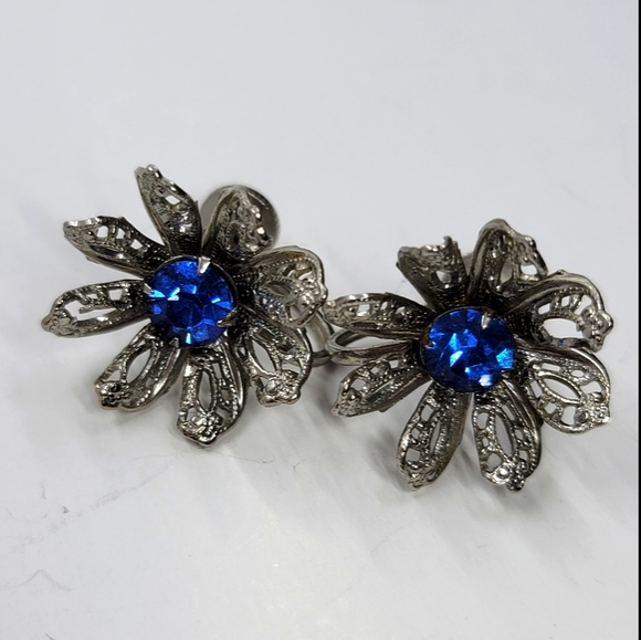 Jewelry - 3 x $15 Vintage Clip on earrings silver tone blue